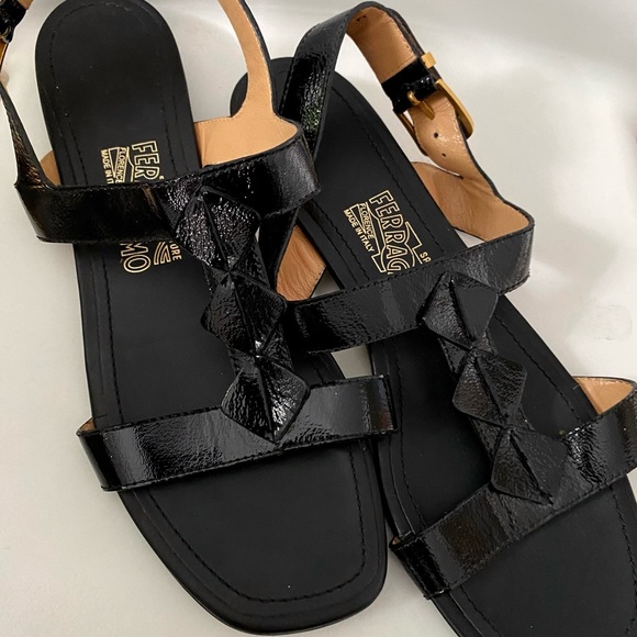 Ferragamo sandals - Picture 1 of 10